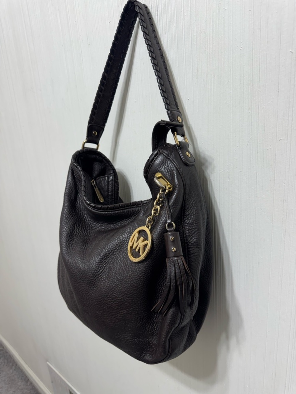 Michael Kors Black Pebbled Leather Hobo with Gold MK Charm - Picture 2 of 8